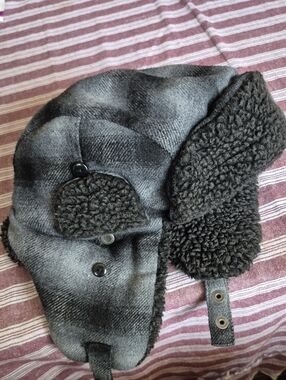 Gray Plaid Sherpa-Lined Trap Winter Hat Swiss Tech